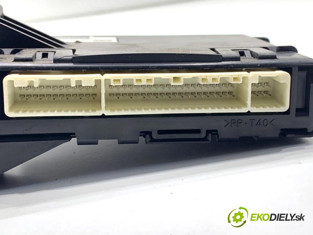 LEXUS CT liftback 2011 73 kW 200h (ZWA10_) 1798 modul řídící jednotka 88650-76020 (Řídící jednotka ostatní)