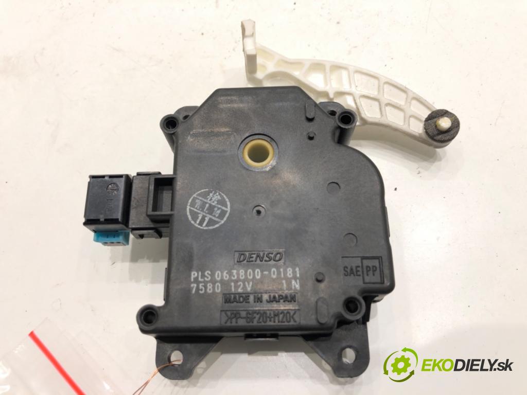 LEXUS CT liftback 2011 73 kW 200h (ZWA10_) 1798 Motor kúrenia 063800-0181