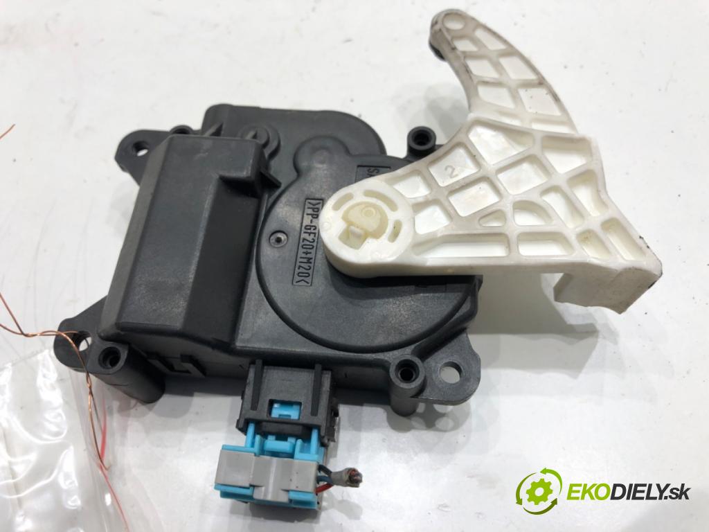 LEXUS CT liftback 2011 73 kW 200h (ZWA10_) 1798 Motor kúrenia 063800-0181