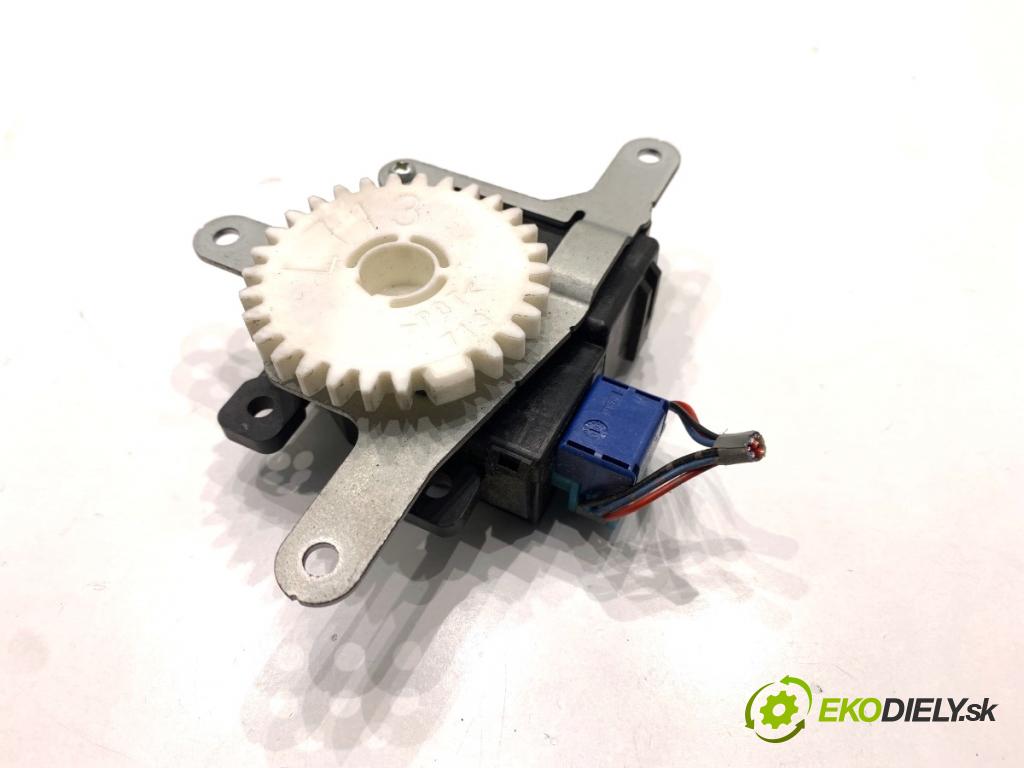 LEXUS CT liftback 2011 73 kW 200h (ZWA10_) 1798 Motor kúrenia 063800-0920