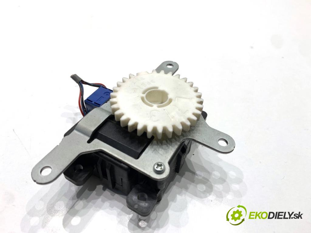 LEXUS CT liftback 2011 73 kW 200h (ZWA10_) 1798 Motor kúrenia 063800-0920