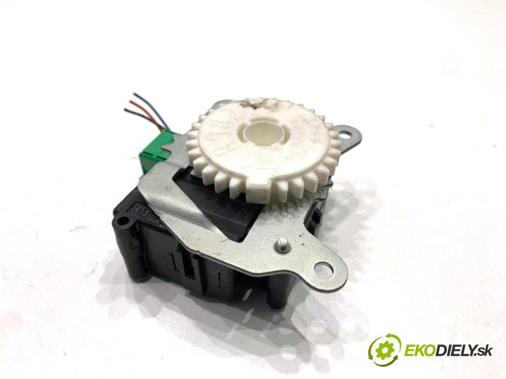 LEXUS CT liftback 2011 73 kW 200h (ZWA10_) 1798 Motor kúrenia 063800-1100
