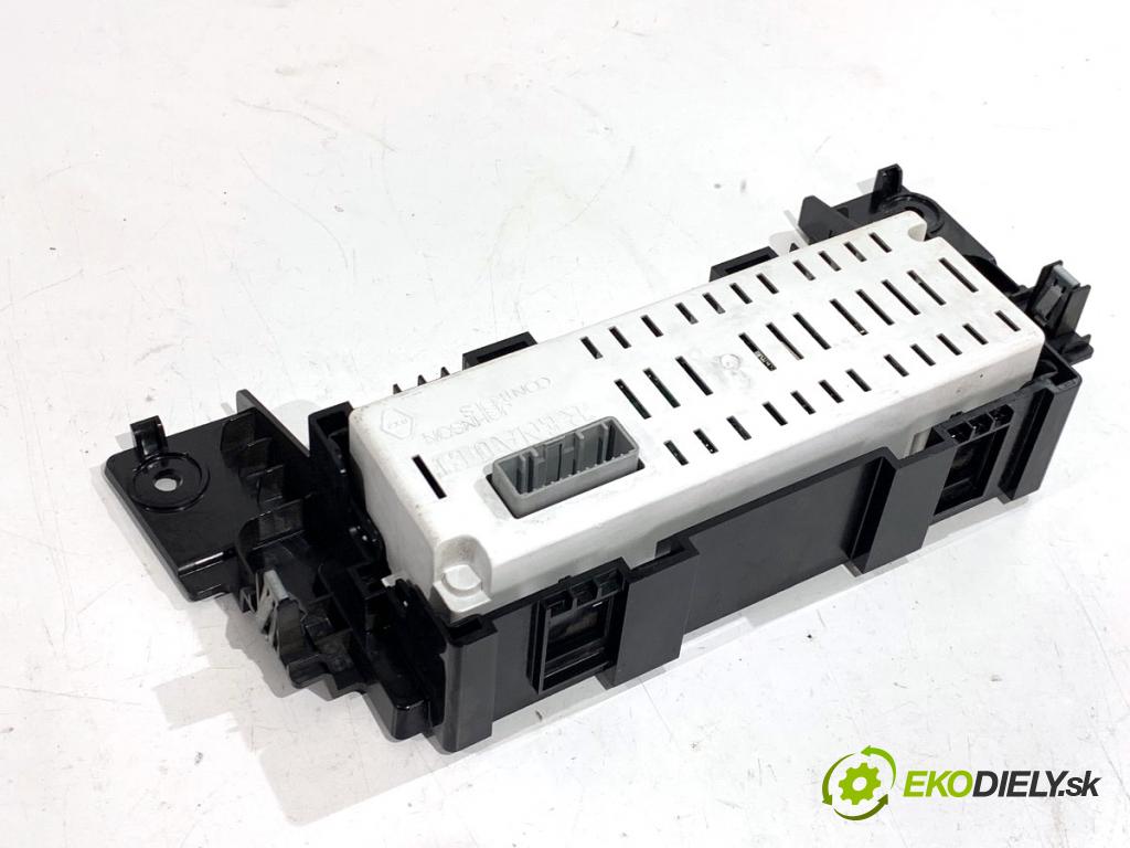 RENAULT LAGUNA III Kombi 2008 96 kW 2.0 dCi (KT07, KT0J, KT14, KT1A, KT1S) 1995 Dislpej 280340027R (Prístrojová doska)