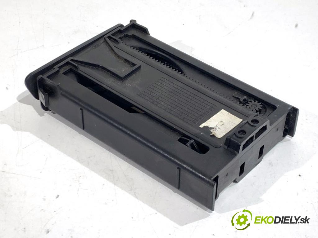 RENAULT LAGUNA III Kombi 2008 96 kW 2.0 dCi (KT07, KT0J, KT14, KT1A, KT1S) 1995 Držiak na nápoje  (Držiak (úchyt) na nápoje)