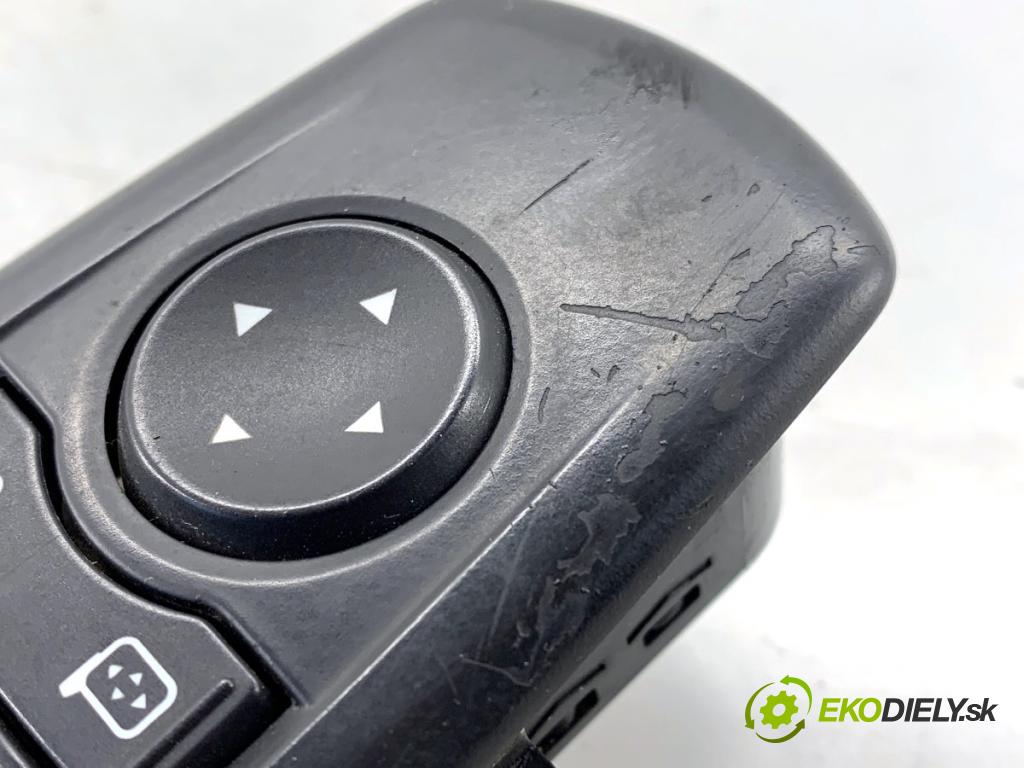 RENAULT LAGUNA III Kombi 2008 96 kW 2.0 dCi (KT07, KT0J, KT14, KT1A, KT1S) 1995 Prepínač okien  (Prepínacie páčky pod volantom)