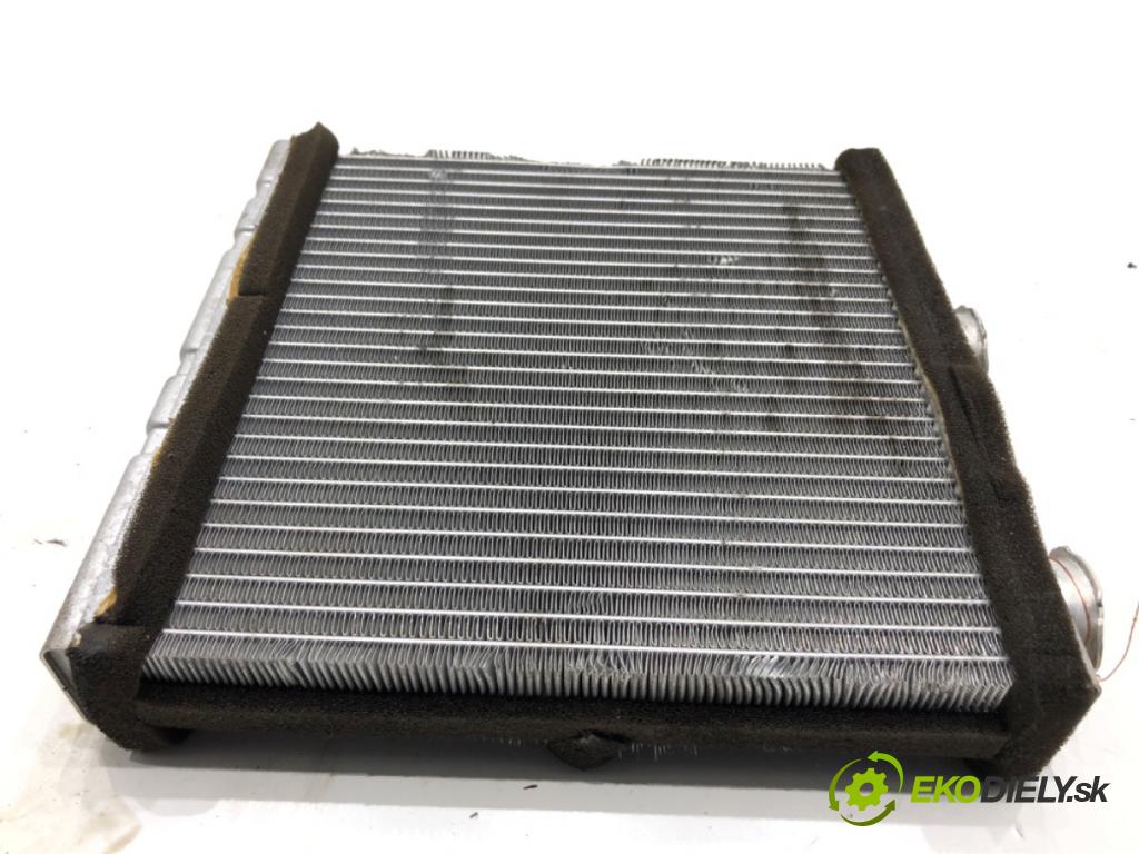 RENAULT LAGUNA III Kombi 2008 96 kW 2.0 dCi (KT07, KT0J, KT14, KT1A, KT1S) 1995 topné těleso radiátor topení  (Radiátor topení)