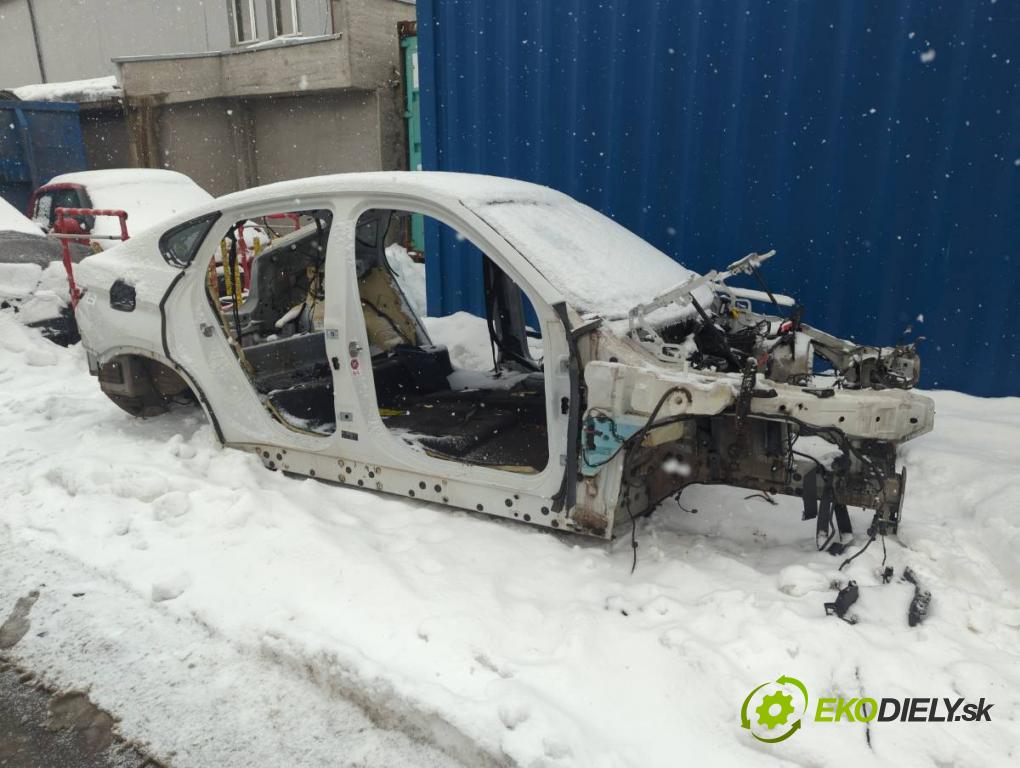 BMW F16 SUV 2015 230 kW xDrive 40 d 2993 karoséria ČTVRŤÁK: Blatník prah strecha PODŁUŻNICA