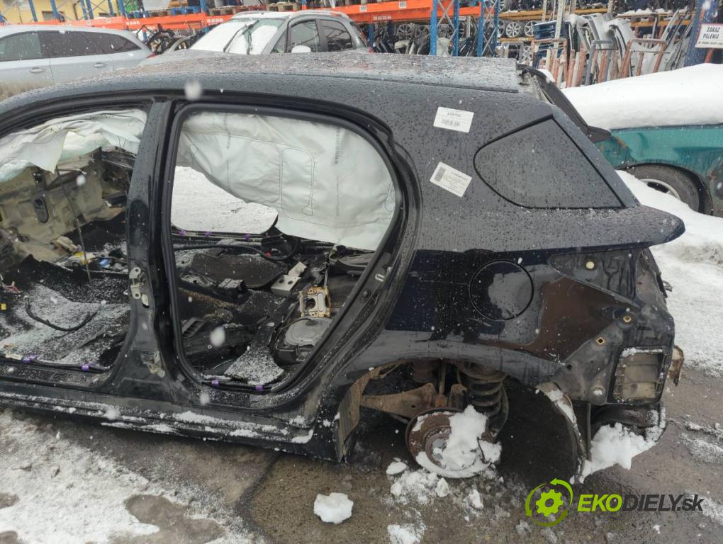 LEXUS CT liftback 2011 73 kW 200h (ZWA10_) 1798 karoséria ČTVRŤÁK: Blatník prah strecha PODŁUŻNICA