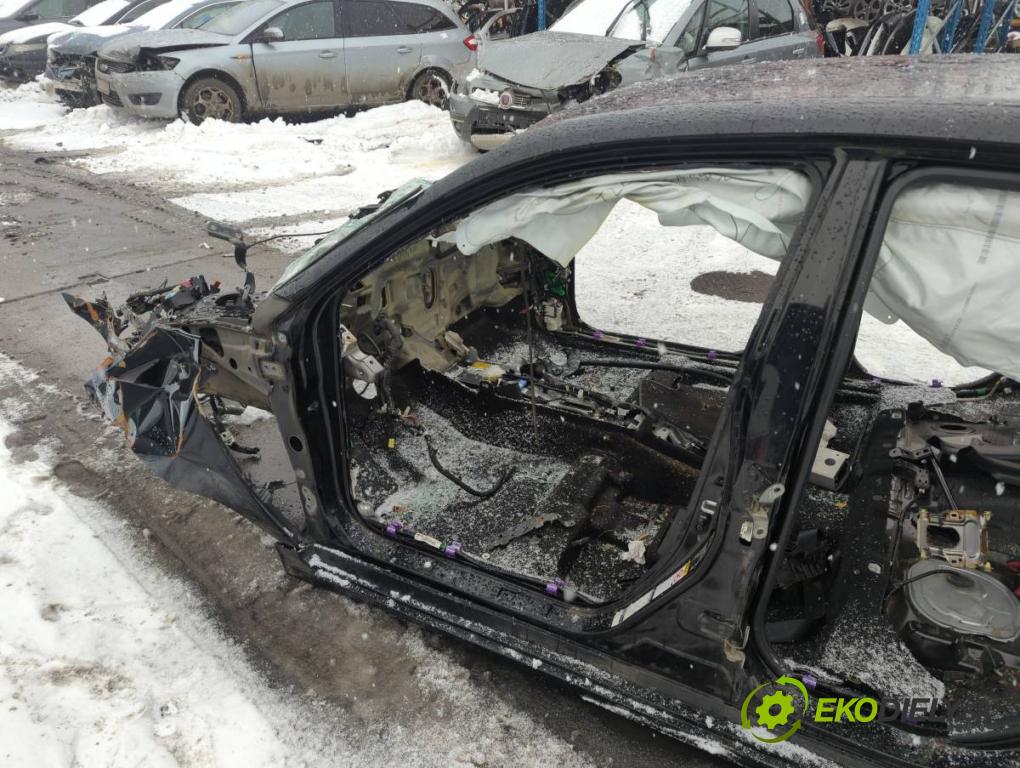 LEXUS CT liftback 2011 73 kW 200h (ZWA10_) 1798 karoséria ČTVRŤÁK: Blatník prah strecha PODŁUŻNICA