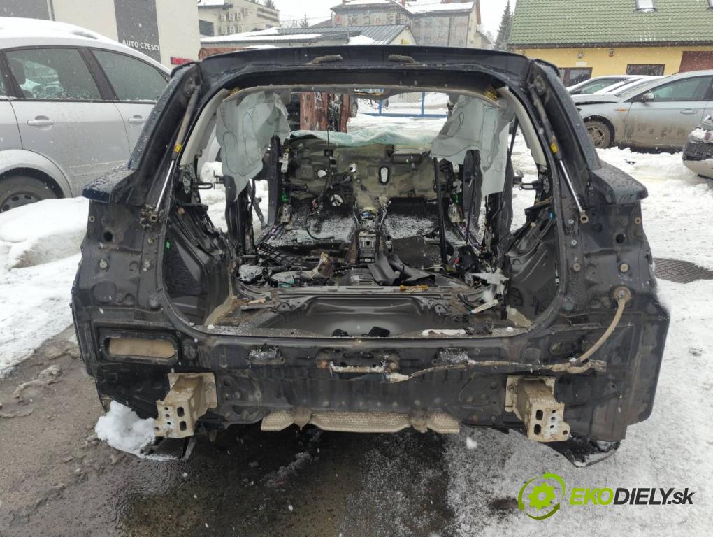 LEXUS CT liftback 2011 73 kW 200h (ZWA10_) 1798 karoséria ČTVRŤÁK: Blatník prah strecha PODŁUŻNICA