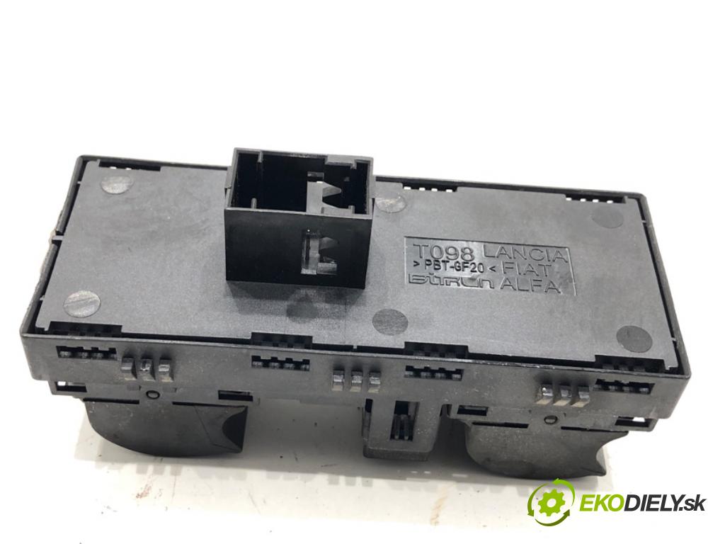 FIAT DOBLO II Autobus 2014 77 kW 1.6 D Multijet (263AXD1B) 1598 Prepínač okien 7354986800 (Prepínacie páčky pod volantom)