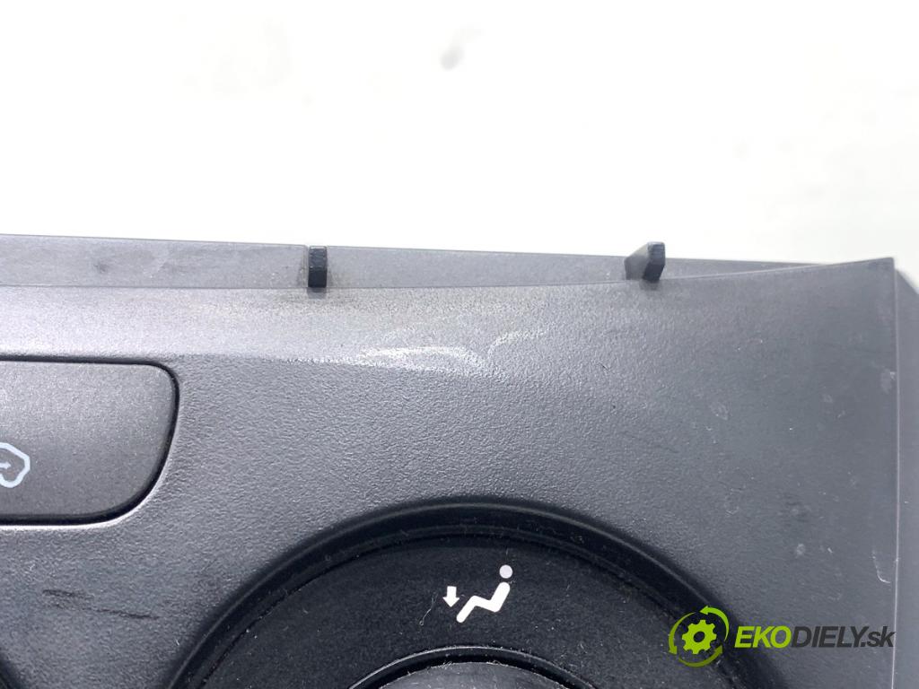 FIAT DOBLO II Autobus 2014 77 kW 1.6 D Multijet (263AXD1B) 1598 Panel ovládania kúrenia  (Prepínacie páčky pod volantom)