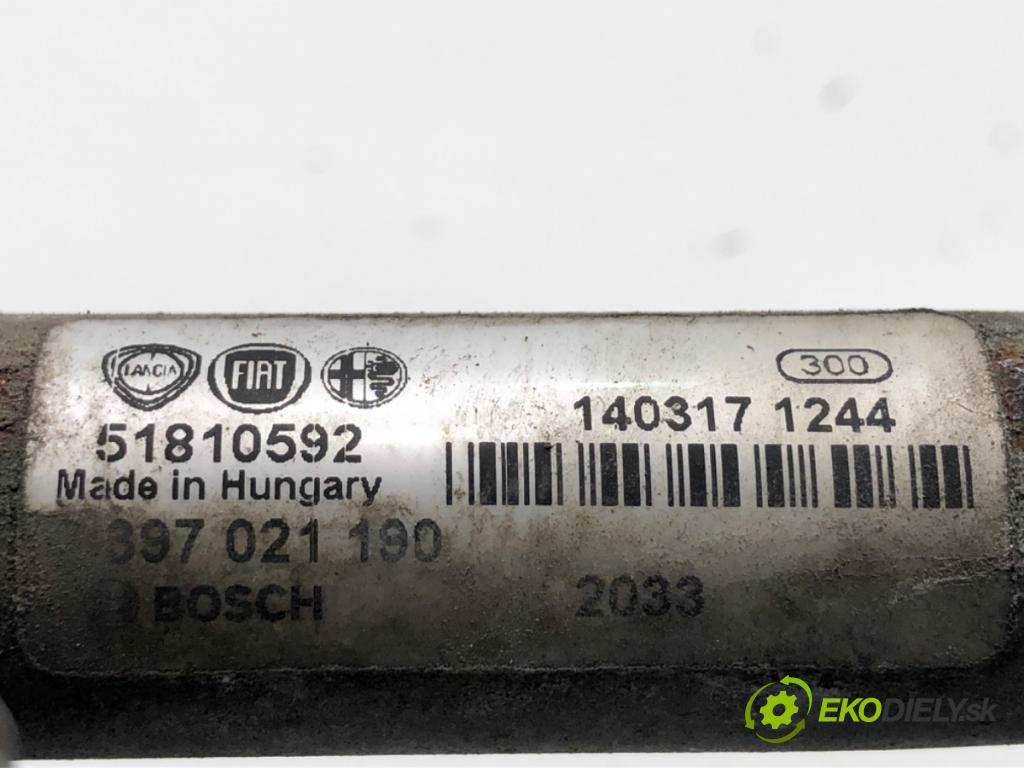 FIAT DOBLO II Autobus 2014 77 kW 1.6 D Multijet (263AXD1B) 1598 Mechanizmus stieračov predný 51810592 (Motorček stieračov predný)