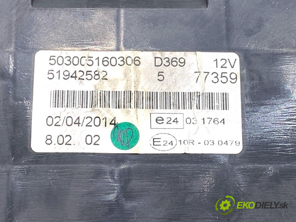 FIAT DOBLO II Autobus 2014 77 kW 1.6 D Multijet (263AXD1B) 1598 Prístrojovka 51942582 (Prístrojová doska)