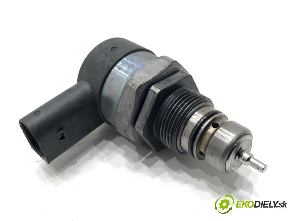 BMW F16 SUV 2014 190 kW xDrive 30 d 2993 Regulátor tlaku paliva 0281002949 (Palivový systém ostatné)