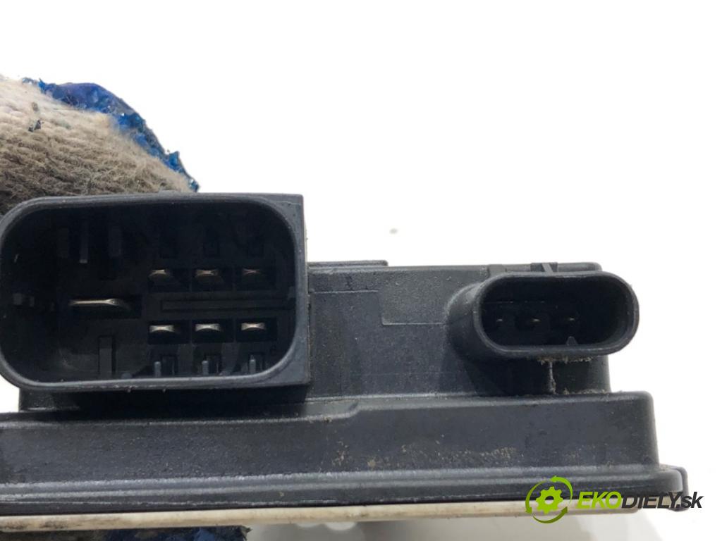 BMW F16 SUV 2014 190 kW xDrive 30 d 2993 relé svíček žhavení 8519472 (Relé)