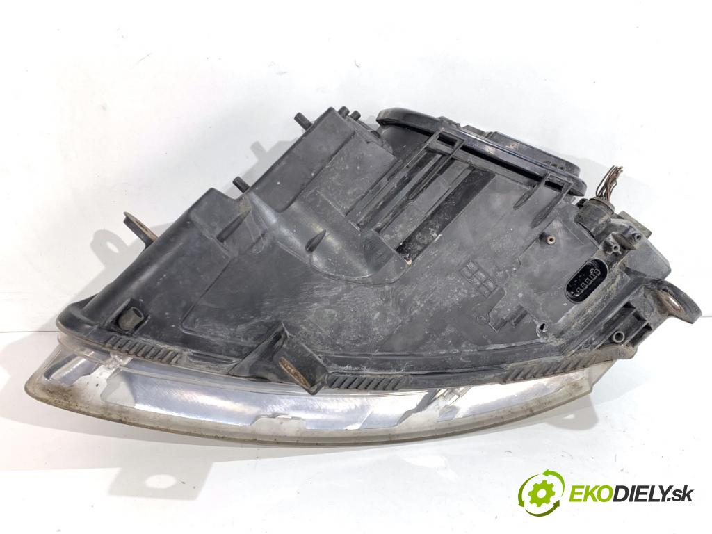 AUDI A6 C6 Kombi 2007 132 kW 2.7 TDI 2698 Svetlomet pravy predný XENON 4F0941004AK