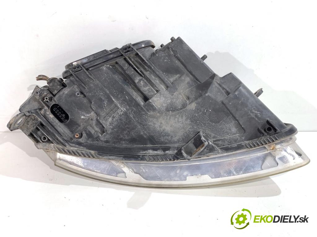 AUDI A6 C6 Kombi 2007 132 kW 2.7 TDI 2698 Svetlomet ľavy predný XENON 4F0941003AK