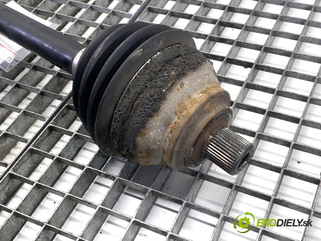 AUDI A6 C6 Kombi 2007 132 kW 2.7 TDI 2698 Poloos pravy predný 4F0407272K