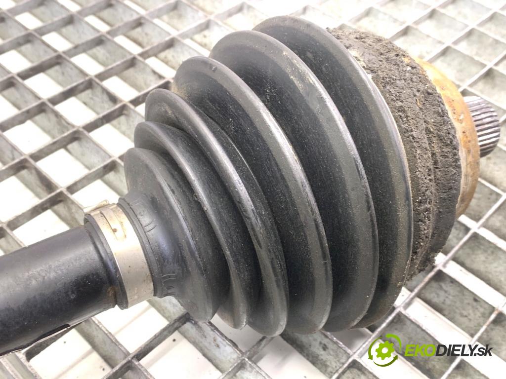 AUDI A6 C6 Kombi 2007 132 kW 2.7 TDI 2698 Poloos pravy predný 4F0407272K