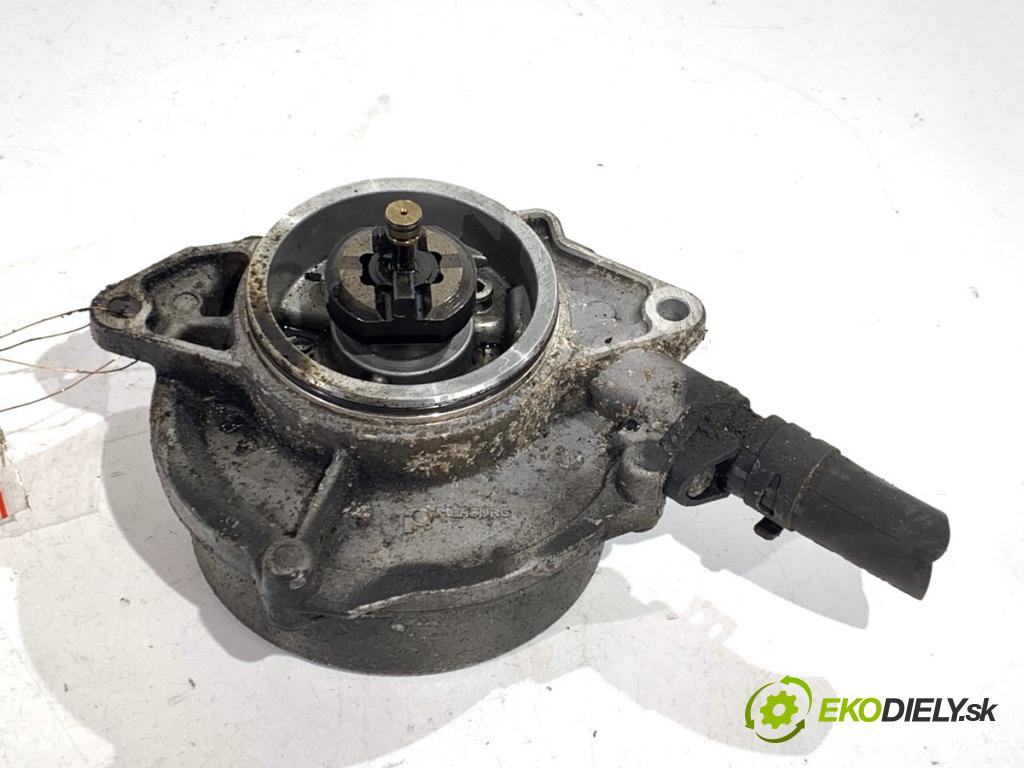 AUDI A6 C6 Kombi 2007 132 kW 2.7 TDI 2698 pumpa vakuová 057145100AE