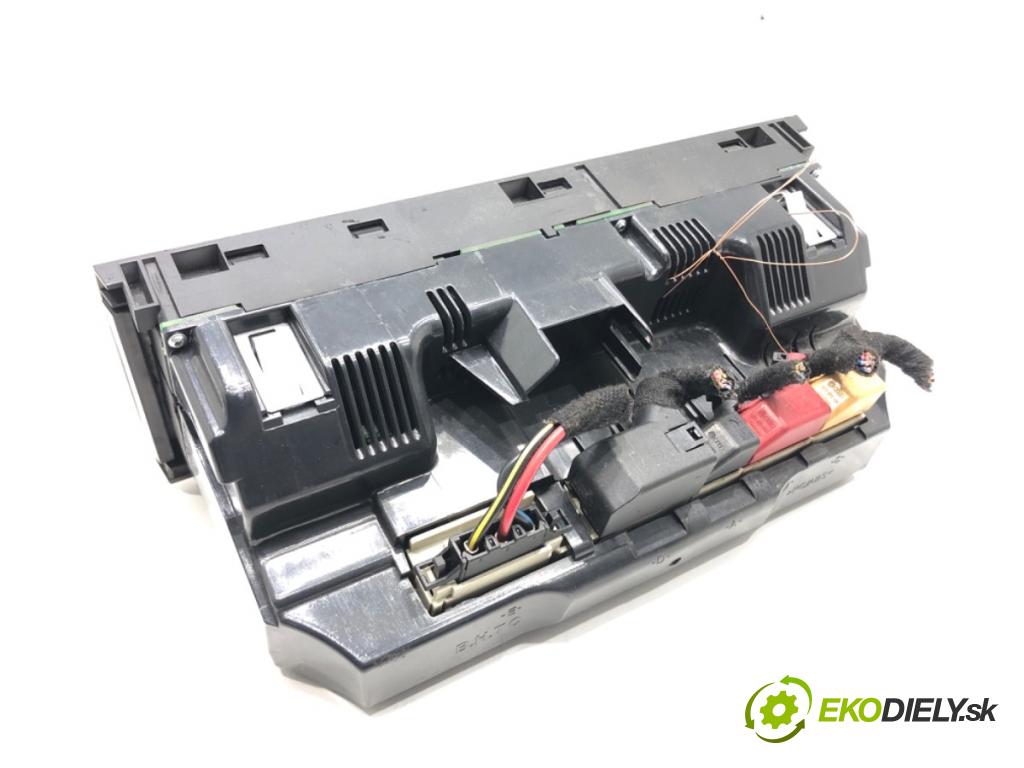 AUDI A6 C6 Kombi 2007 132 kW 2.7 TDI 2698 Panel ovládania kúrenia 4F1820043AA (Prepínacie páčky pod volantom)