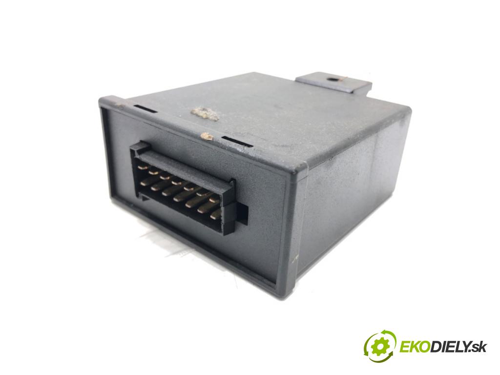 AUDI A6 C6 Kombi 2007 132 kW 2.7 TDI 2698 Modul ťažného oka UN-30/3 (Riadiaca jednotka ostatné)