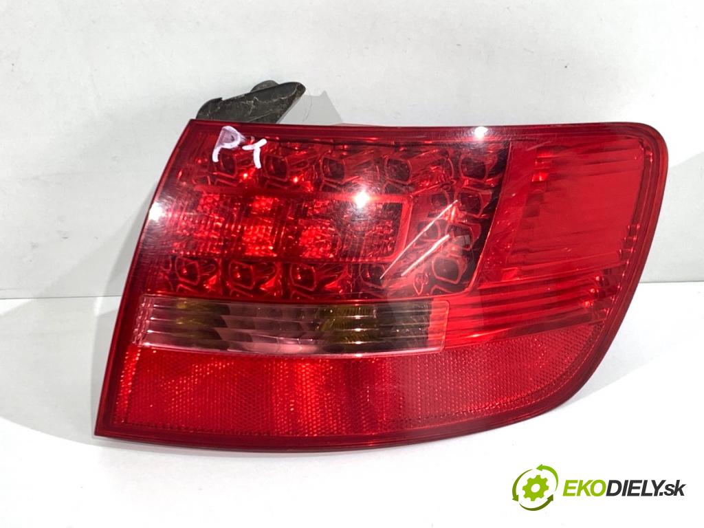 AUDI A6 C6 Kombi 2007 132 kW 2.7 TDI 2698 Svetlo pravy zad 4F9945096H