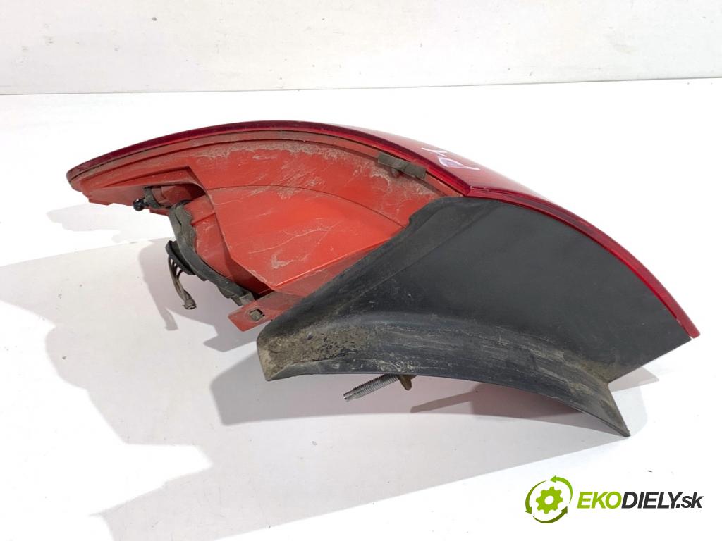 AUDI A6 C6 Kombi 2007 132 kW 2.7 TDI 2698 Svetlo pravy zad 4F9945096H