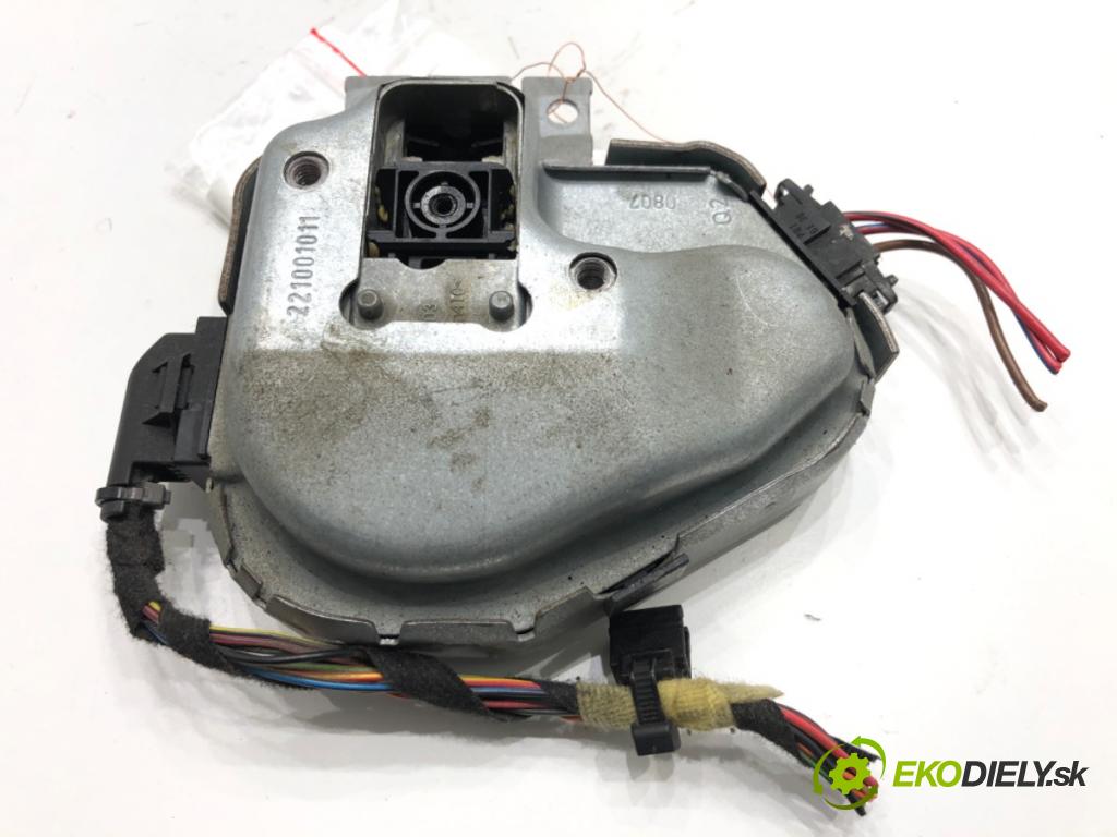 AUDI A6 C6 Kombi 2007 132 kW 2.7 TDI 2698 blokáda volantu 4F0905852B (Riadenie ostatné)