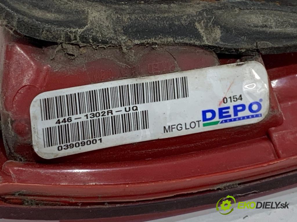 AUDI A6 C6 Kombi 2007 132 kW 2.7 TDI 2698 Svetlo zad pravá vnútorná  (Kľučka dverí ostatné)