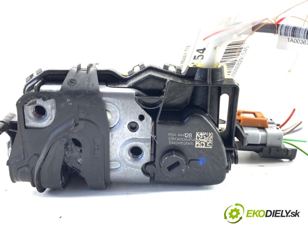 OPEL CORSA F liftback 2023 74 kW 1.2 (68) 1199 zámok Dvere pravy zad 444128