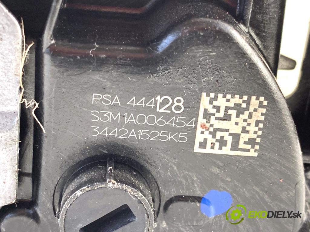 OPEL CORSA F liftback 2023 74 kW 1.2 (68) 1199 zámok Dvere pravy zad 444128