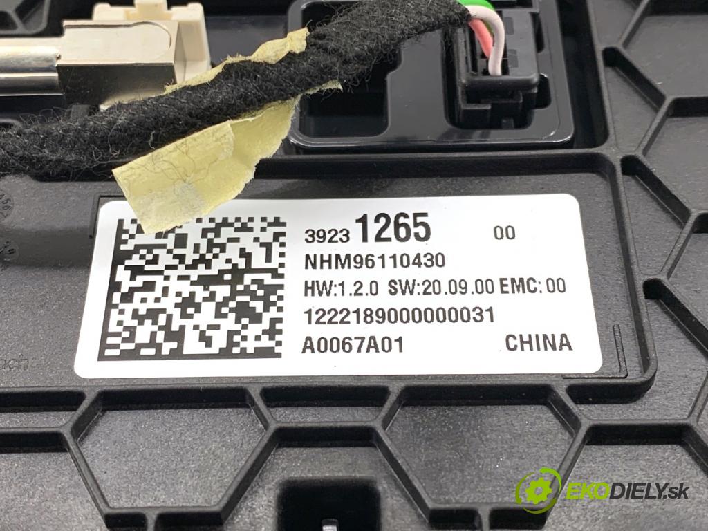 OPEL CORSA F liftback 2023 74 kW 1.2 (68) 1199 Dislpej 39231265 (Prístrojová doska)