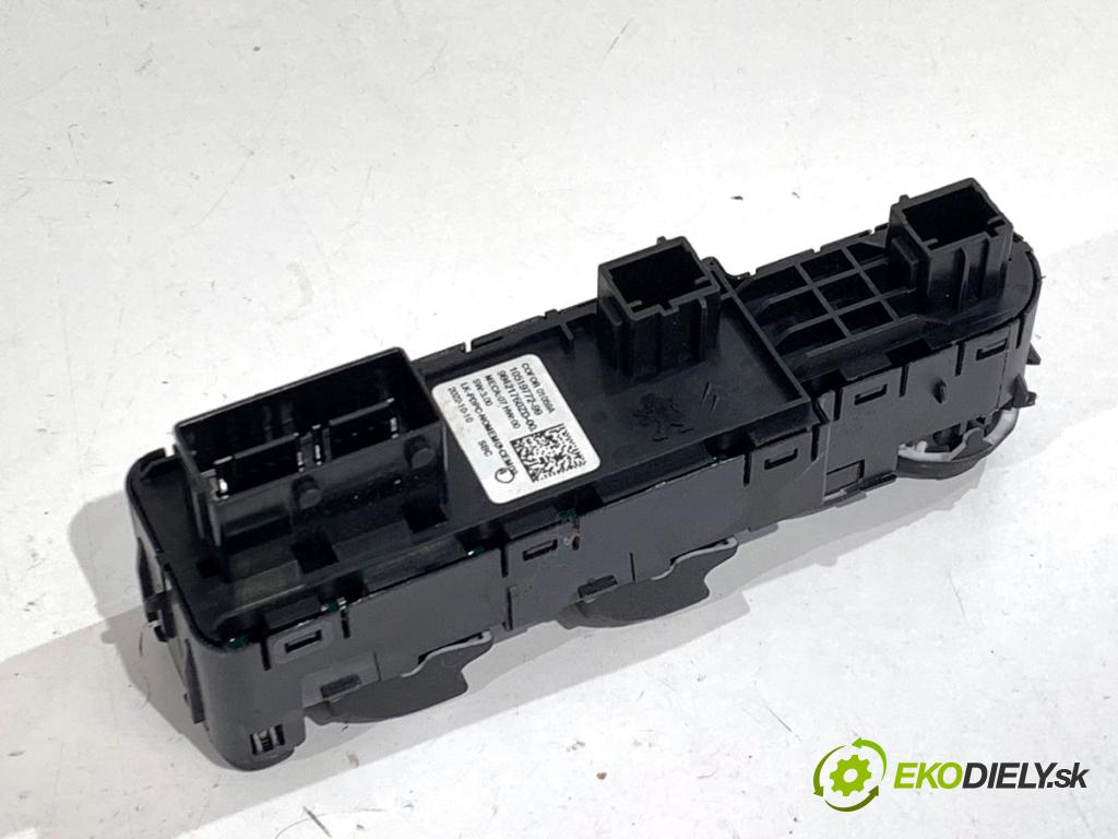 OPEL CORSA F liftback 2023 74 kW 1.2 (68) 1199 Prepínač okien 98421760ZD (Prepínacie páčky pod volantom)