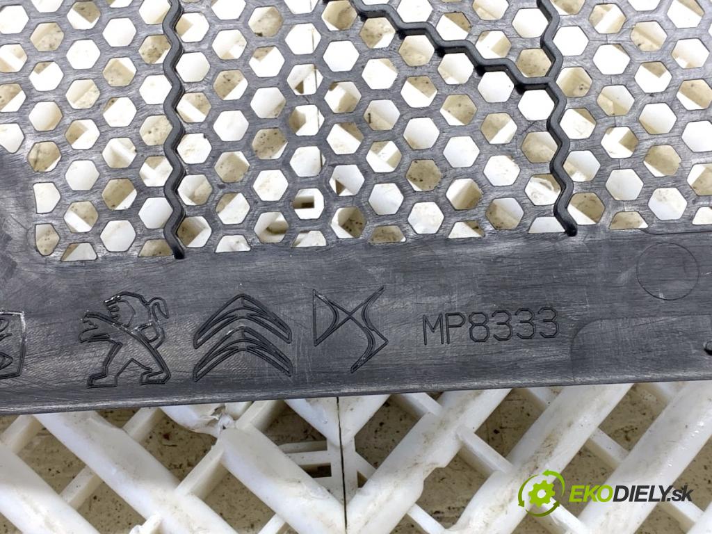 OPEL CORSA F liftback 2023 74 kW 1.2 (68) 1199 torpédo plast pod čelní okno 9830472380 (Plast pod čelním sklem)