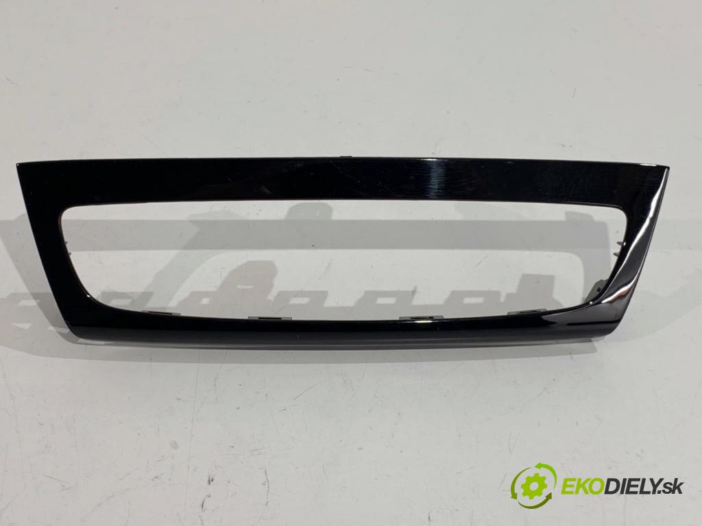 OPEL CORSA F liftback 2023 74 kW 1.2 (68) 1199 lišty kryt 39176073 9844371580 (Lišta)