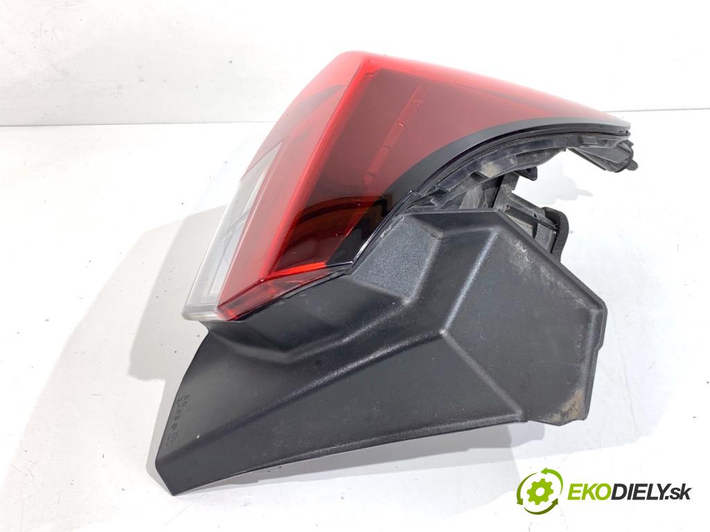 OPEL CORSA F liftback 2023 74 kW 1.2 (68) 1199 Svetlo ľavy zad 9829317380