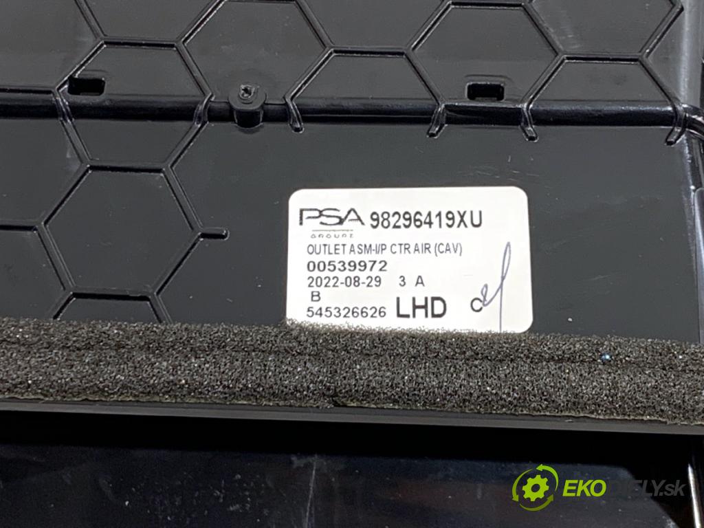 OPEL CORSA F liftback 2023 74 kW 1.2 (68) 1199 Mriežky kúrenia predný 98296419XU