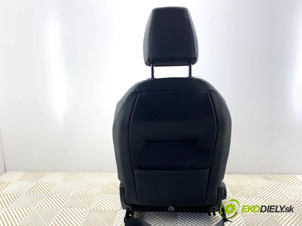 OPEL CORSA F liftback 2023 74 kW 1.2 (68) 1199 sedadlo pravý přední část