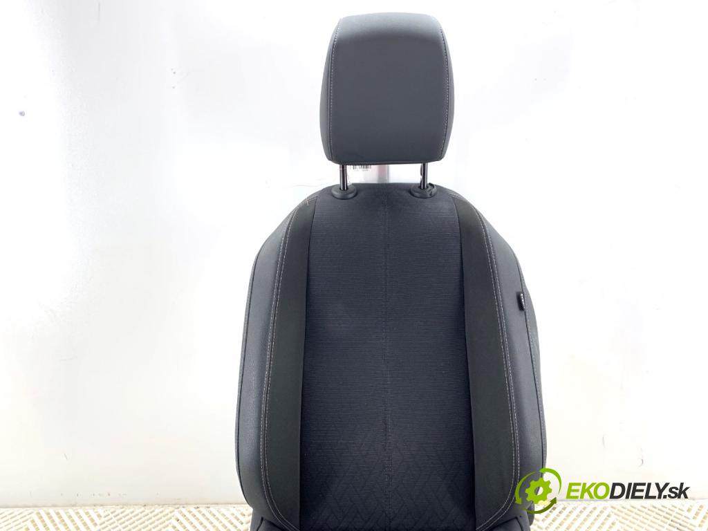 OPEL CORSA F liftback 2023 74 kW 1.2 (68) 1199 sedadlo levý přední část