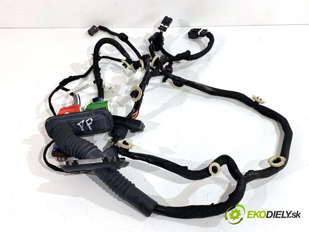 OPEL CORSA F liftback 2023 74 kW 1.2 (68) 1199 Káblovačka Dvere predný pravy 9835933280