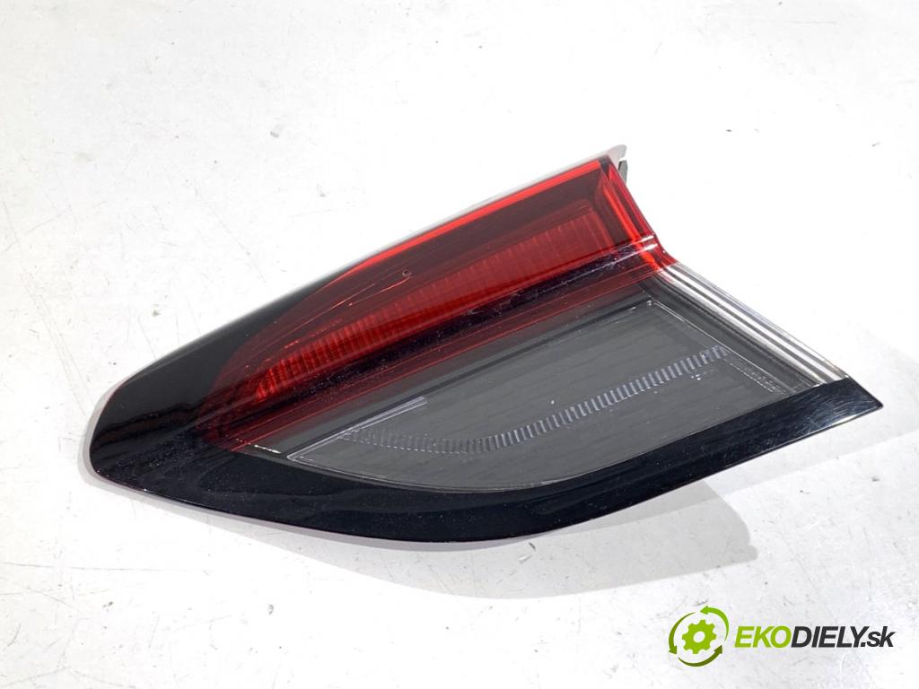 OPEL CORSA F liftback 2023 74 kW 1.2 (68) 1199 Svetlo zad pravá vnútorná 39162671 (Kľučka dverí ostatné)