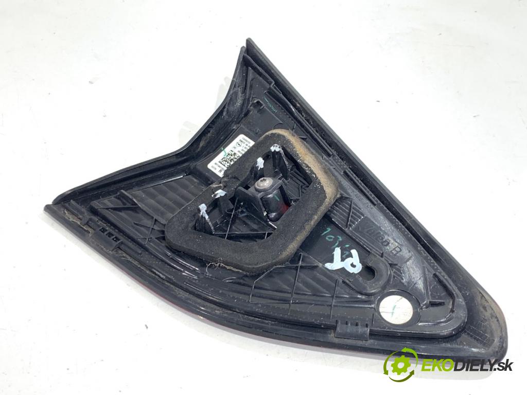 OPEL CORSA F liftback 2023 74 kW 1.2 (68) 1199 Svetlo zad pravá vnútorná 39162671 (Kľučka dverí ostatné)