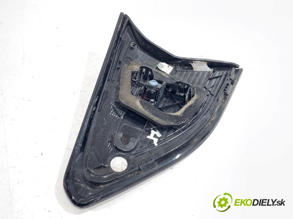 OPEL CORSA F liftback 2023 74 kW 1.2 (68) 1199 Svetlo zad ľavá strana vnútorná  (Kľučka dverí ostatné)