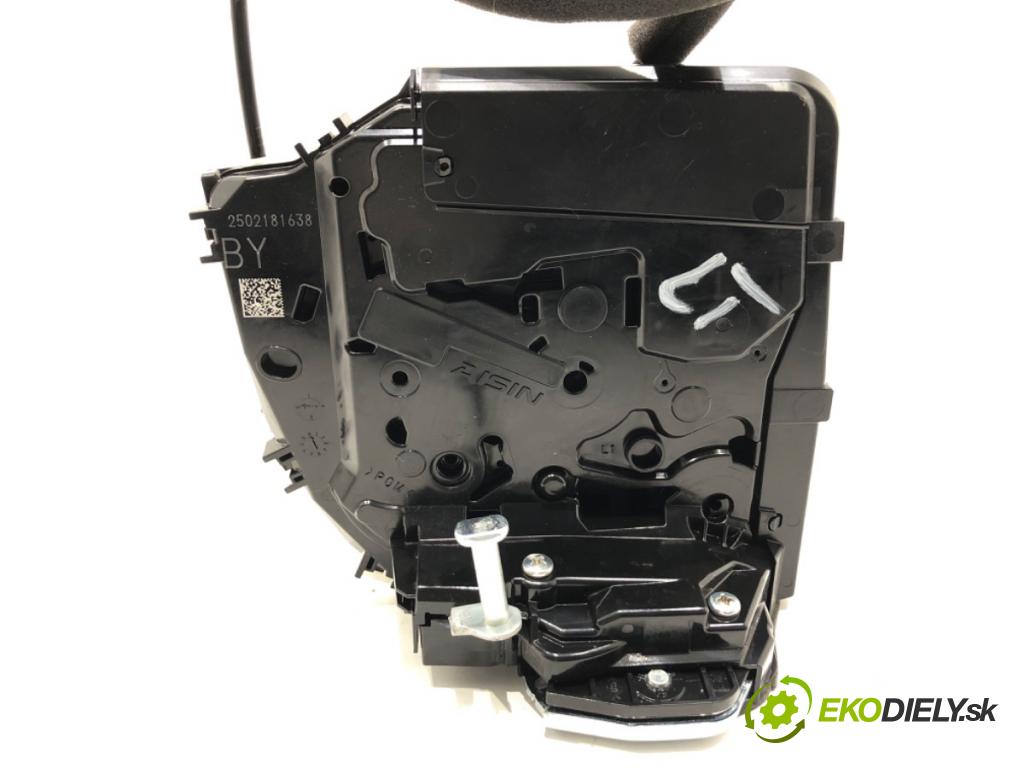 LEXUS LBX  2025 100 kW Hybrid (MAYH10)   (1490 ccm / 100 kW / 136 KM) 1490 zámok Dvere ľavy zad