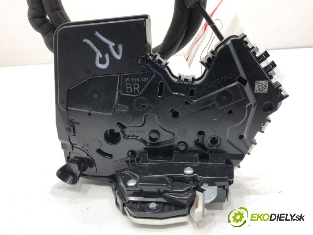 LEXUS LBX  2025 100 kW Hybrid (MAYH10)   (1490 ccm / 100 kW / 136 KM) 1490 zámok Dvere pravy predný