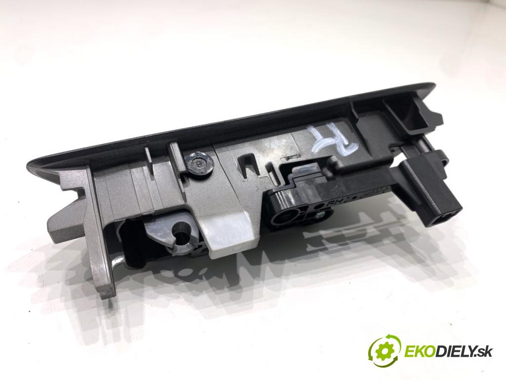 LEXUS LBX  2025 100 kW Hybrid (MAYH10)   (1490 ccm / 100 kW / 136 KM) 1490 Kľučka vnútorná pravy zad