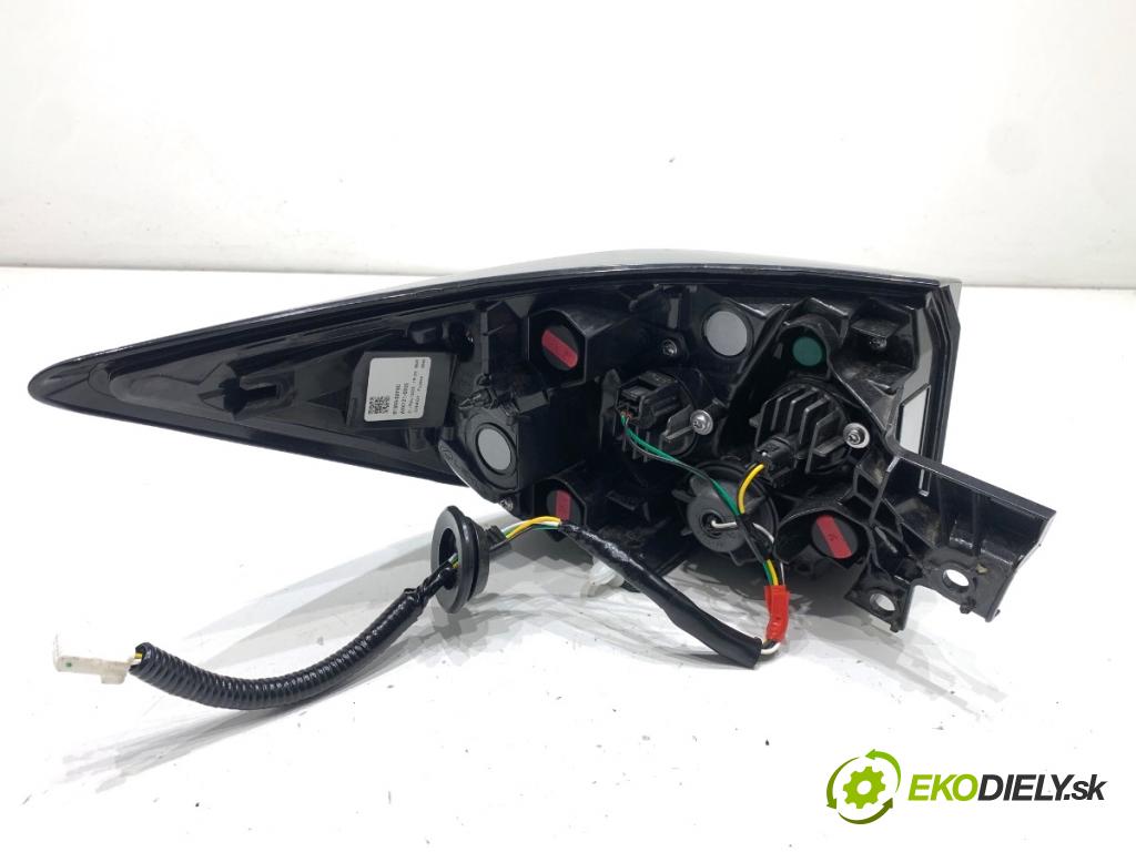 LEXUS LBX  2025 100 kW Hybrid (MAYH10)   (1490 ccm / 100 kW / 136 KM) 1490 světlo pravý zadní část 81550-52F80