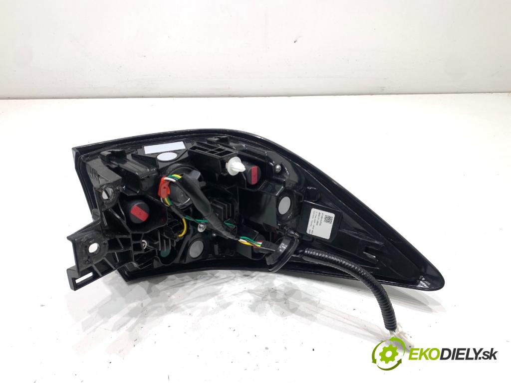 LEXUS LBX  2025 100 kW Hybrid (MAYH10)   (1490 ccm / 100 kW / 136 KM) 1490 světlo pravý zadní část 81550-52F80